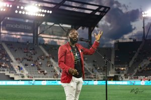 Pages photo performing